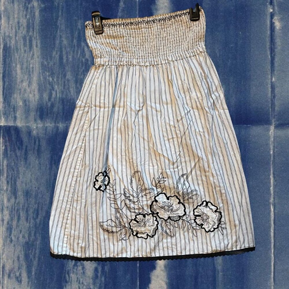 2000s Boardwalk Core Dress w/ Floral Embroidery and Lettuce Lace Trim